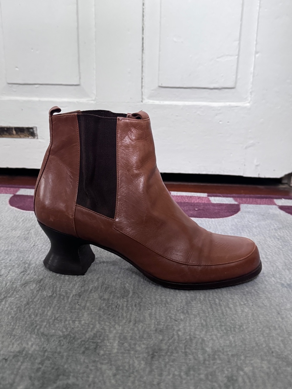 Vintage 90s Peter Fox Brown Leather Chelsea Boot Sculptural Hourglass Heel 6.5